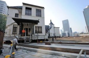 ジャッキアップ