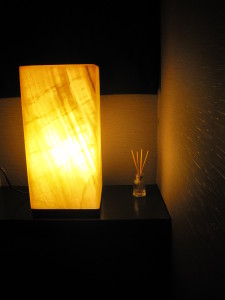 SUN Tama Bar様_お手洗いにランプ1