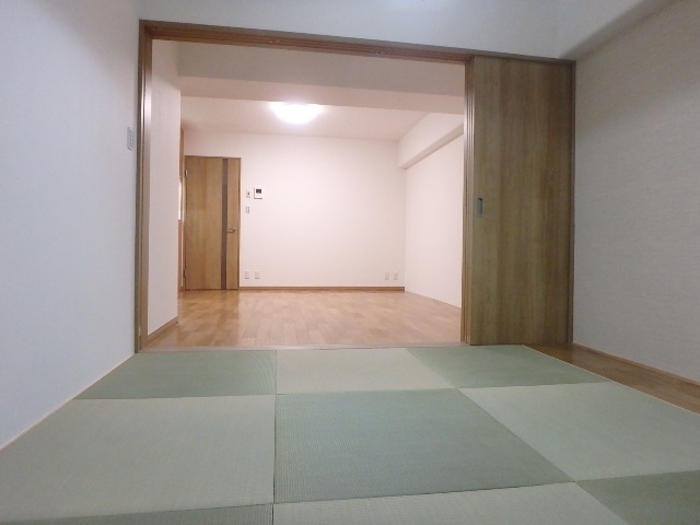 ãã³ã·ã§ã³ããªãã©ã¼ã ãå室ãç³ãåç³