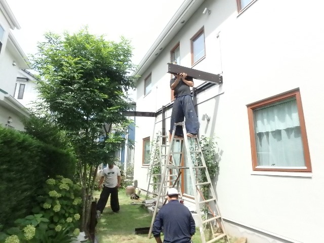 ウッドバルコニー　ウッドデッキ　リフォーム　横浜　鉄骨バルコニー