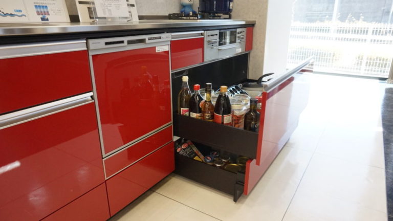 お話中です⭐️業者様歓迎・システムキッチン クリナップ レッド 解体