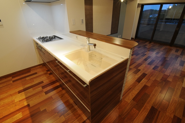 ジューテックホーム　ウェルリフォーム　マンションリフォーム　　キッチン　リビング　横浜　東京　都筑　港北