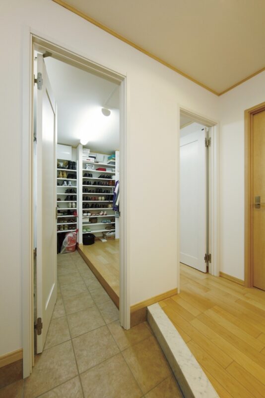 ジューテックホーム ウェルリフォーム 玄関リフォーム シューズインクローゼット 港北ニュータウン 横浜リフォーム 横浜リノベーション